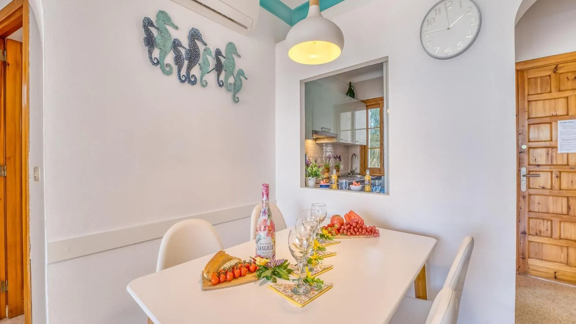 Charming Sea View Apartment In Alcudia