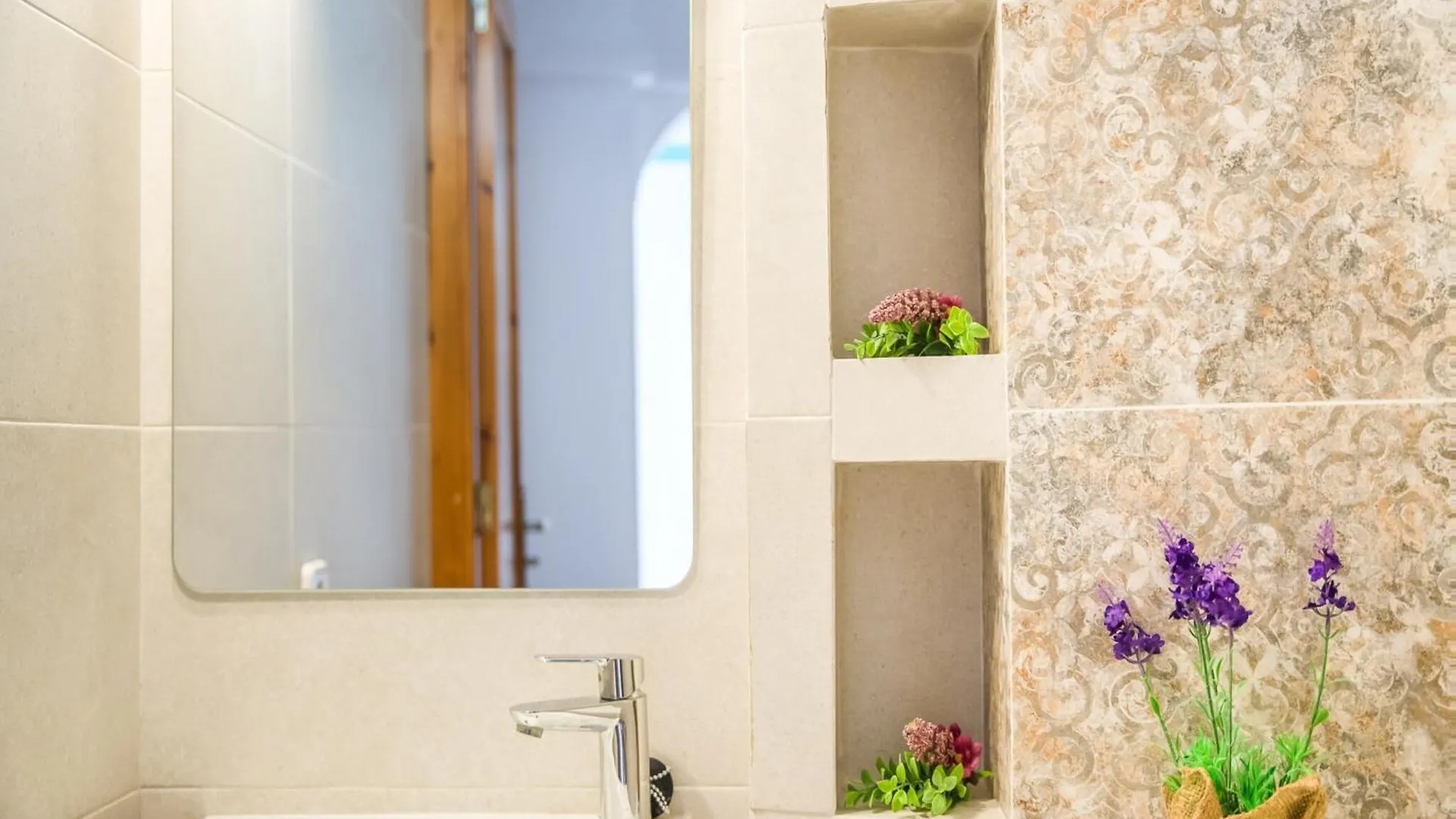 Charming Sea View Apartment In Alcudia